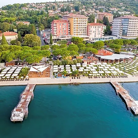 Riviera - Terme & Wellness Lifeclass فندق